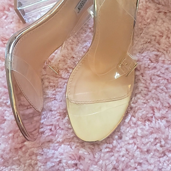 Rose gold clear ankle strap block high heel. Size 9. Cape robbin - Picture 7 of 7